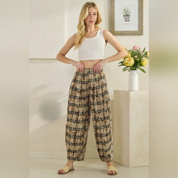 Oli & Hali Plaid Brown Pants - Picture 6 of 7